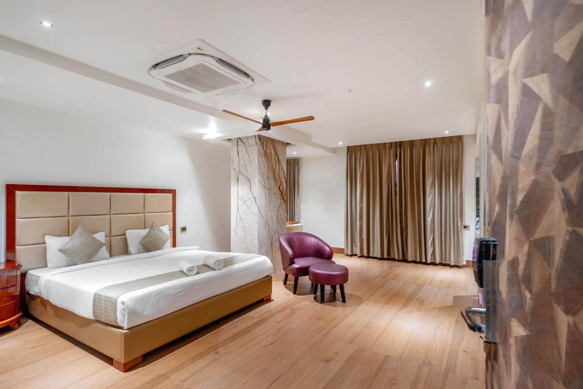 Hotel Chutneys Hyderabad Bagian luar foto