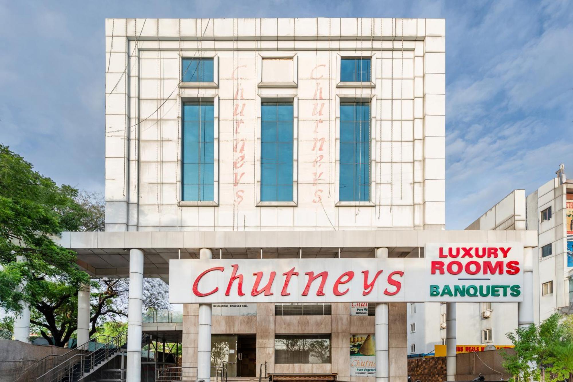 Hotel Chutneys Hyderabad Bagian luar foto